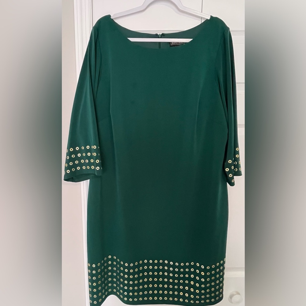 Jessica Howard Green Sheath Dress with Bell Sleeves